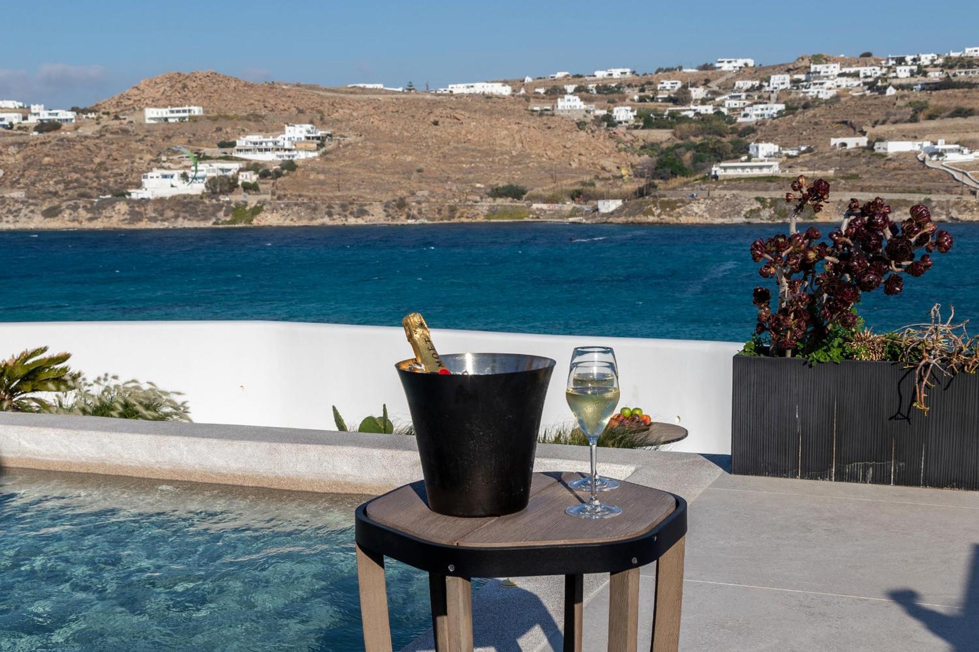 Aeonic Suites And Spa Mykonos Town 외부 사진